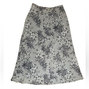 Designers Originals Gray Floral A-Line Skirt Size Large